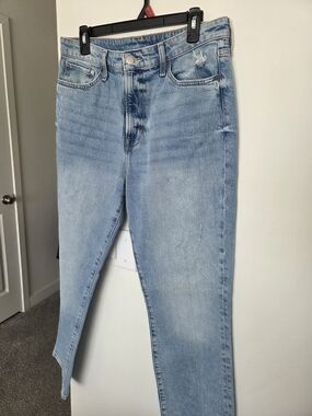 Light Wash Women’s High-Rise Jeans